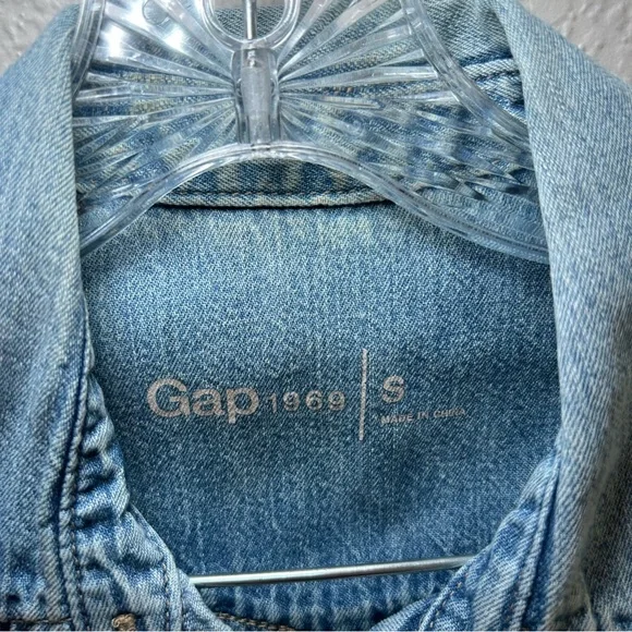 GAP Light Blue Denim Button Down Shirt women’s small western country casual - Picture 5 of 7